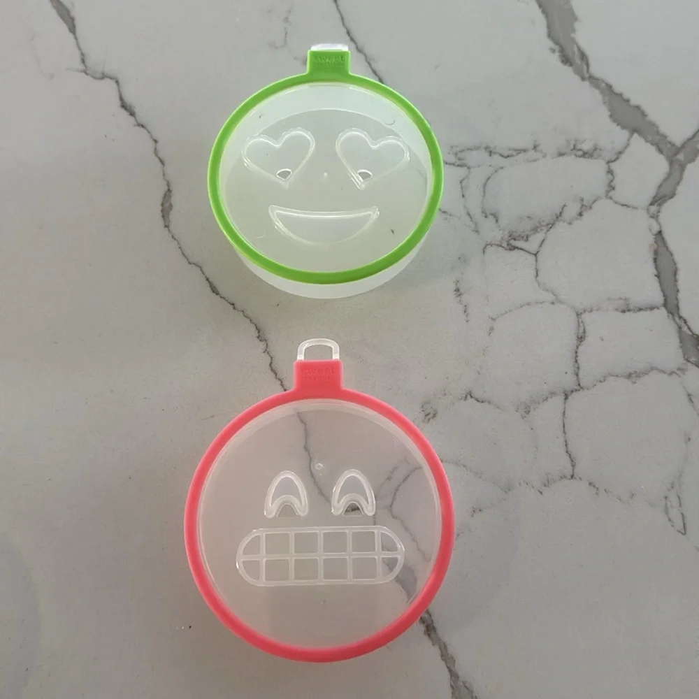 EUC 6 piece emoji cookie cutter set